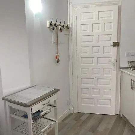 Estudio Sin Habitación ,todo En Una Blanco Apartamento *