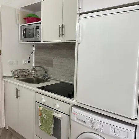 Estudio Sin Habitación ,todo En Una Blanco Apartamento