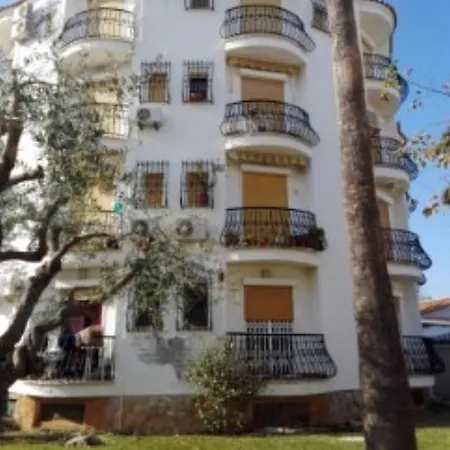 Estudio Sin ,todo En Blanco