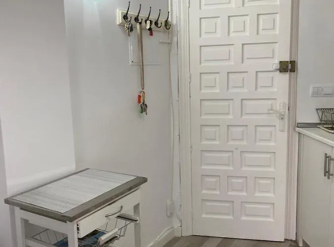 Estudio Sin ,todo En Blanco Apartment *