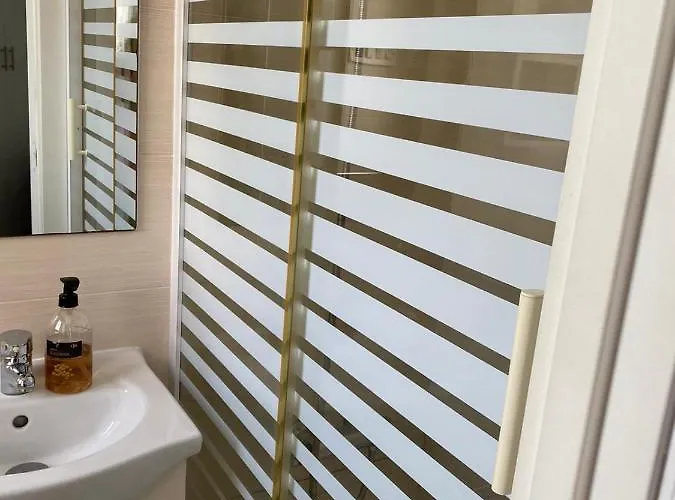 Estudio Sin ,todo En Blanco Apartment