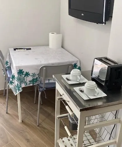 Estudio Sin ,todo En Blanco Apartment *