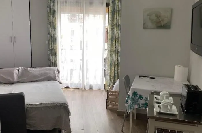 Estudio Sin ,todo En Blanco Apartment Denia